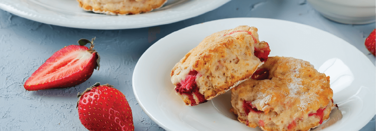 Сконс с ягоди и сметана