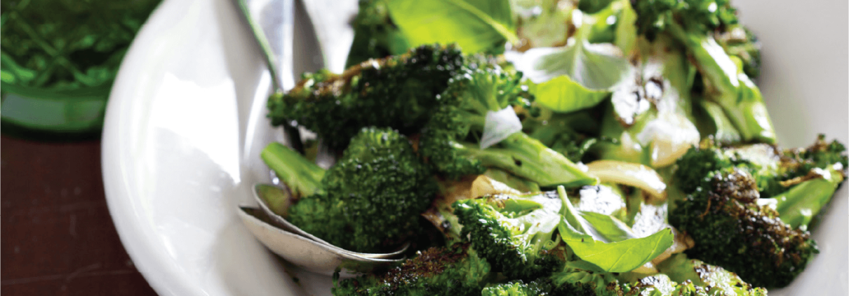 Печени броколи с чесън