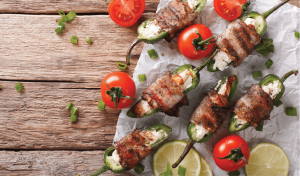 Пълнени чушки халапеньо увити с бекон