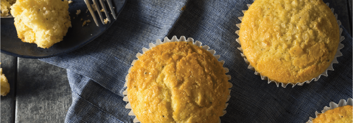 Царевични мъфини с Чедър