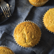 Царевични мъфини с Чедър