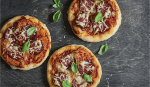 Мини пици с пеперони