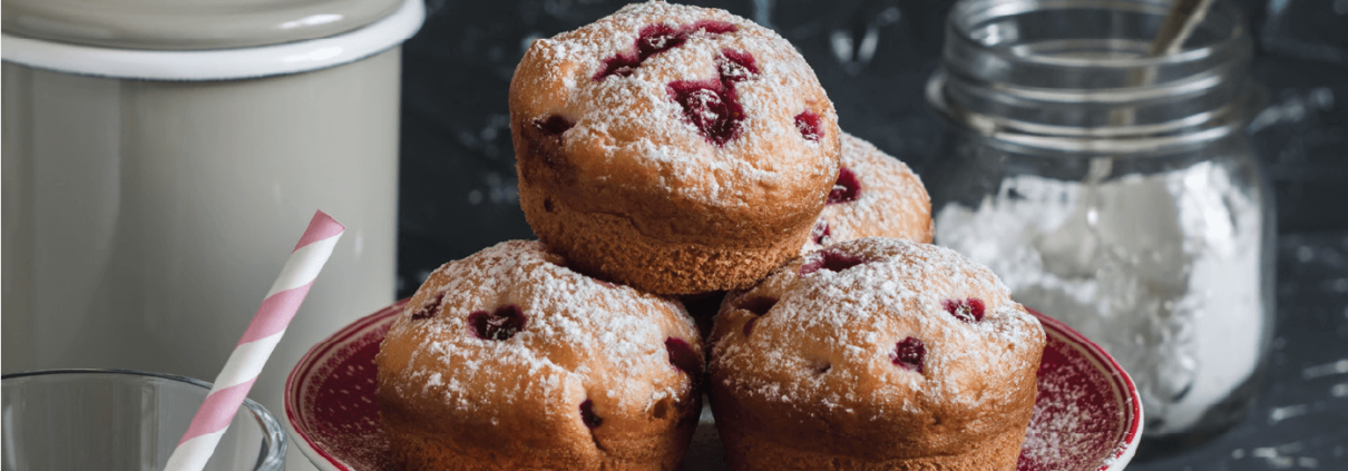 Портокалови мъфини с червена боровинка